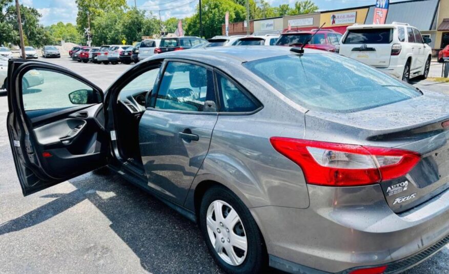 2014 FORD FOCUS S with only 102,xxx miles!