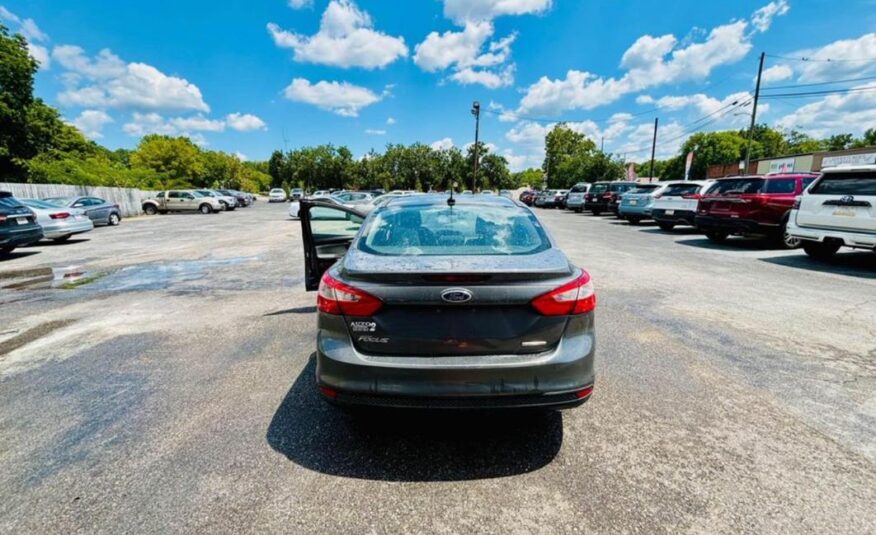 2014 FORD FOCUS S with only 102,xxx miles!