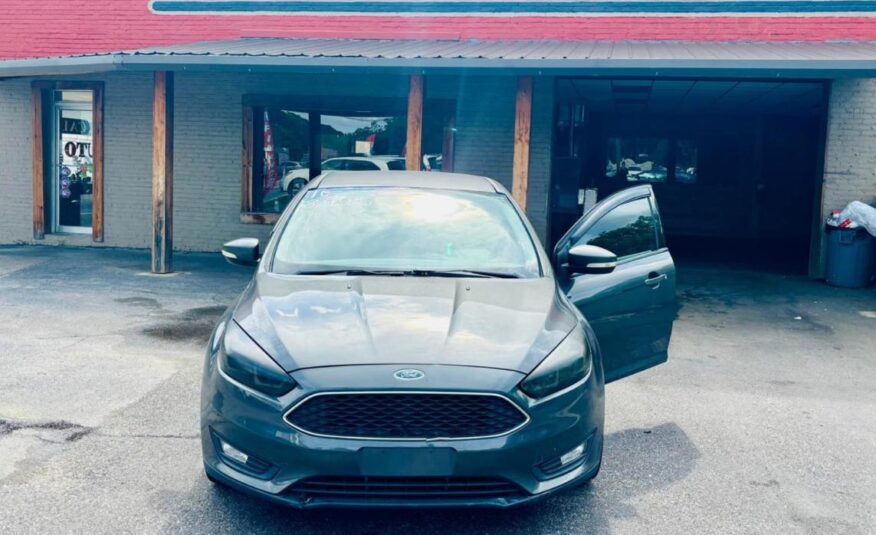 2016 FORD FOCUS SE with only 126,xxx miles!