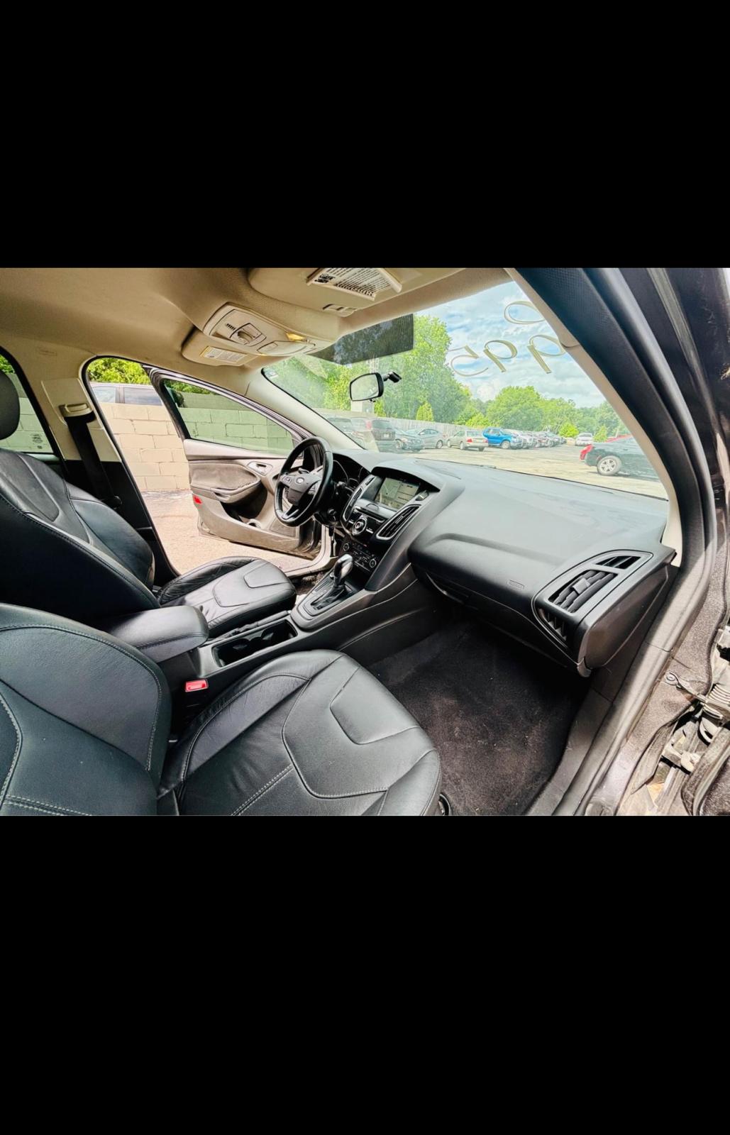 2016 FORD FOCUS SE with only 126,xxx miles!