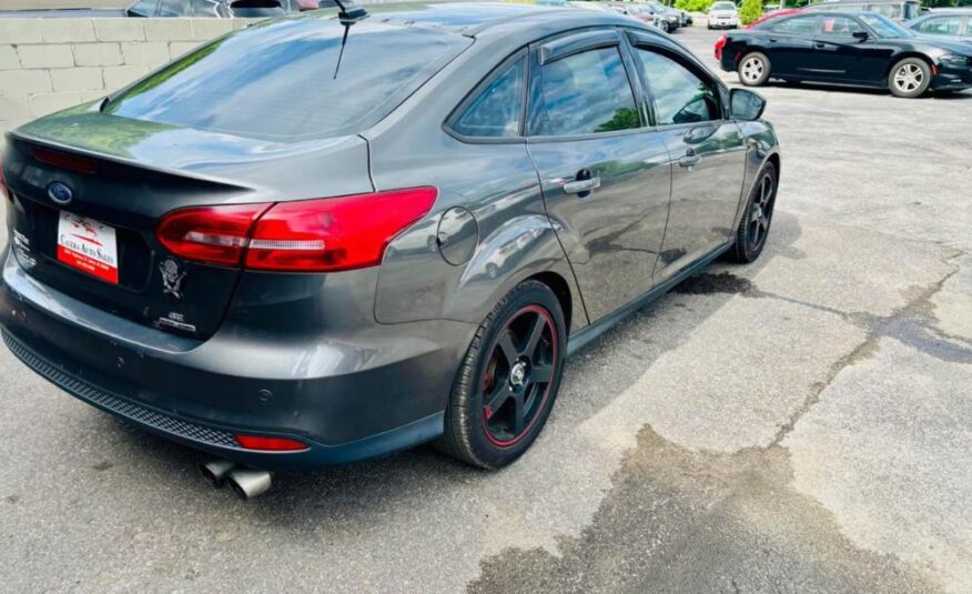 2016 FORD FOCUS SE with only 126,xxx miles!