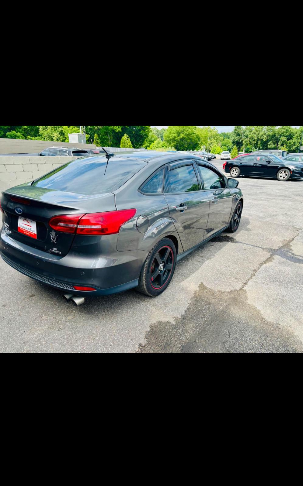 2016 FORD FOCUS SE with only 126,xxx miles!