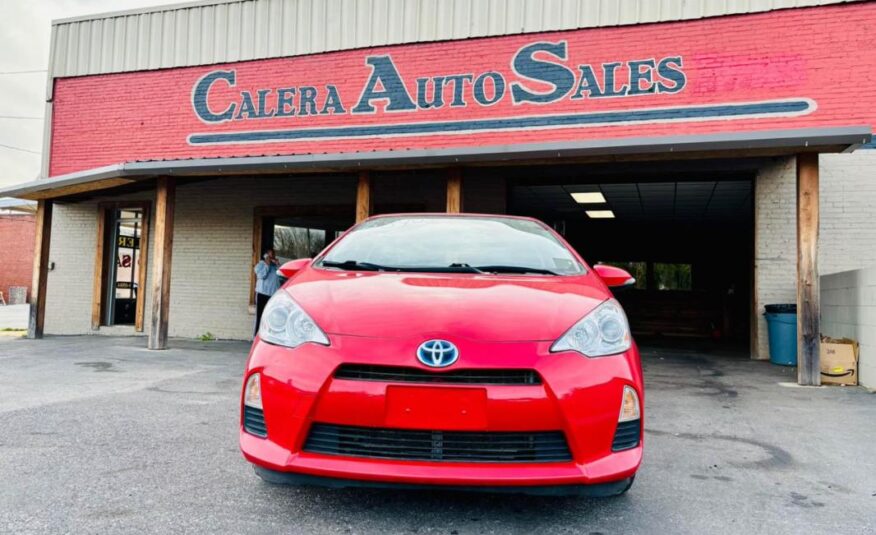 2013 TOYOTA PRIUS C ONE with only 143,xxx miles!