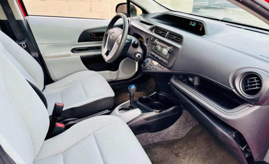 2013 TOYOTA PRIUS C ONE with only 143,xxx miles!