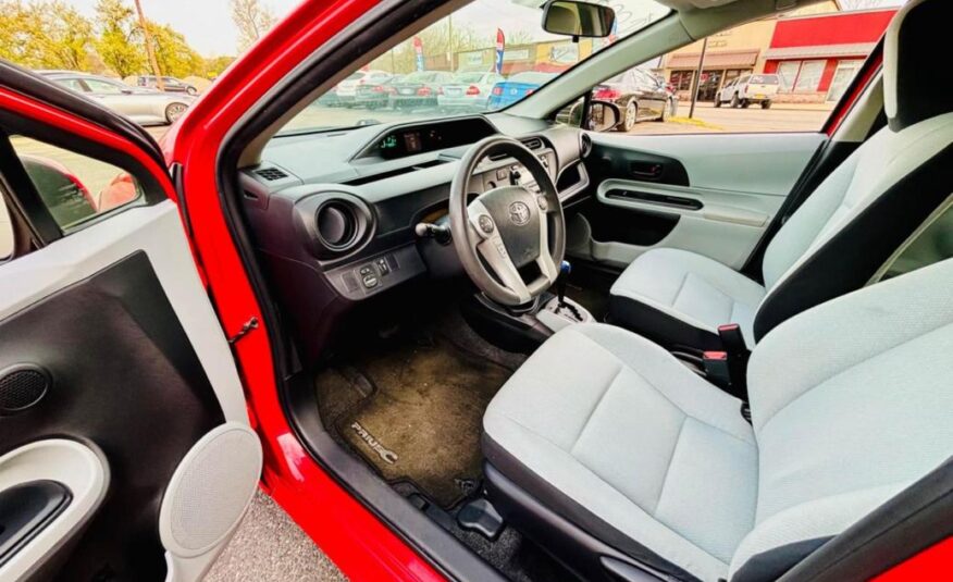 2013 TOYOTA PRIUS C ONE with only 143,xxx miles!