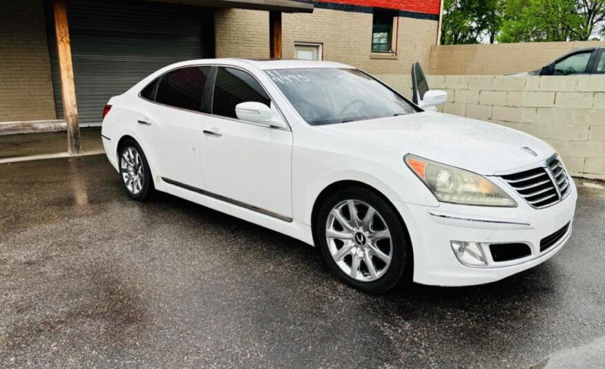 2011 Hyundai Equus Signature / Ultimate with only 138,xxx miles!