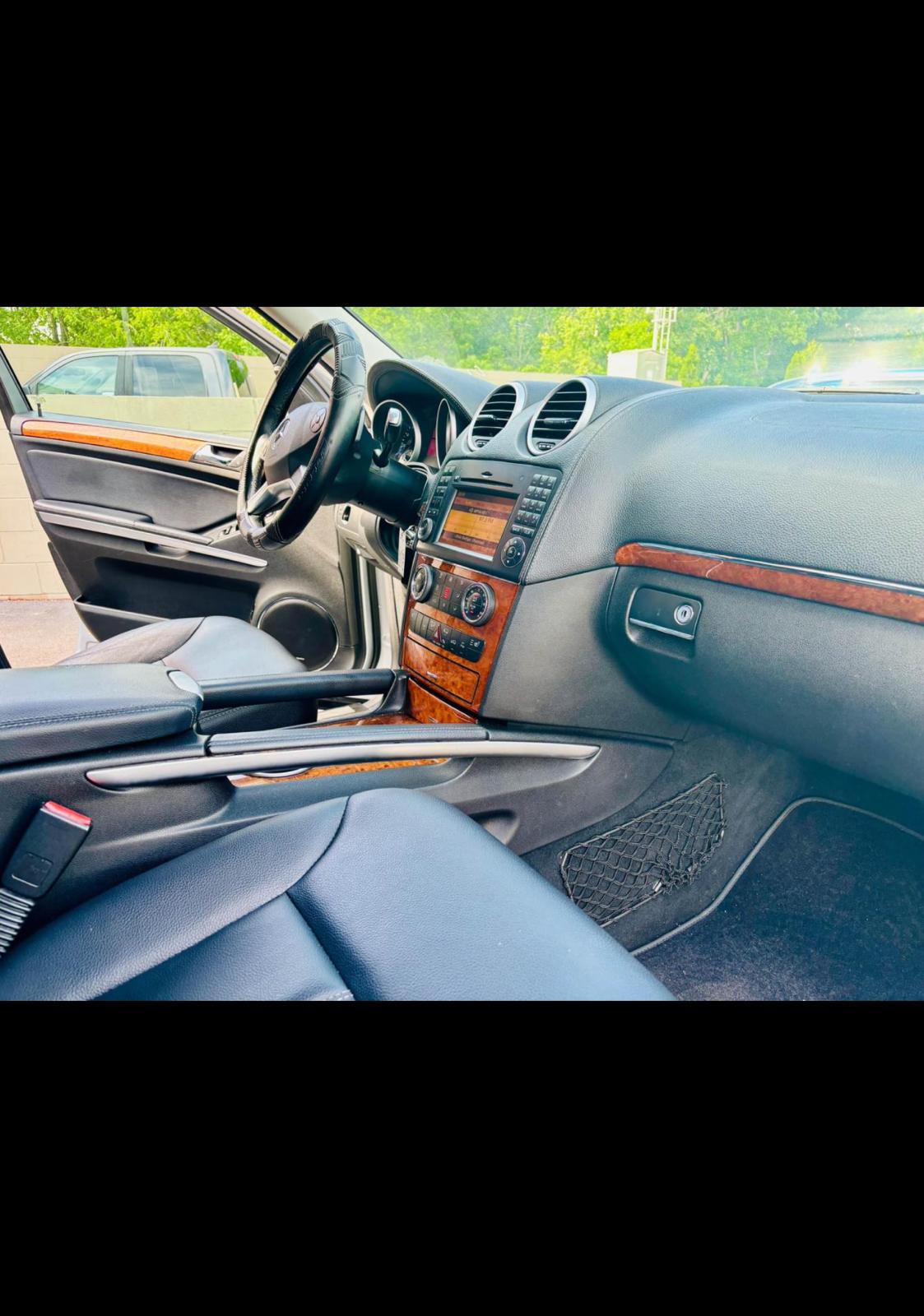 2009 MERCEDES-BENZ GL-CLASS with only 146,xxx miles!