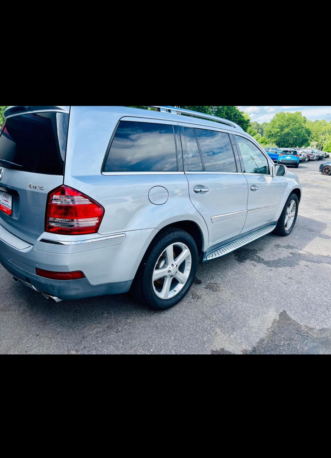 2009 MERCEDES-BENZ GL-CLASS with only 146,xxx miles!