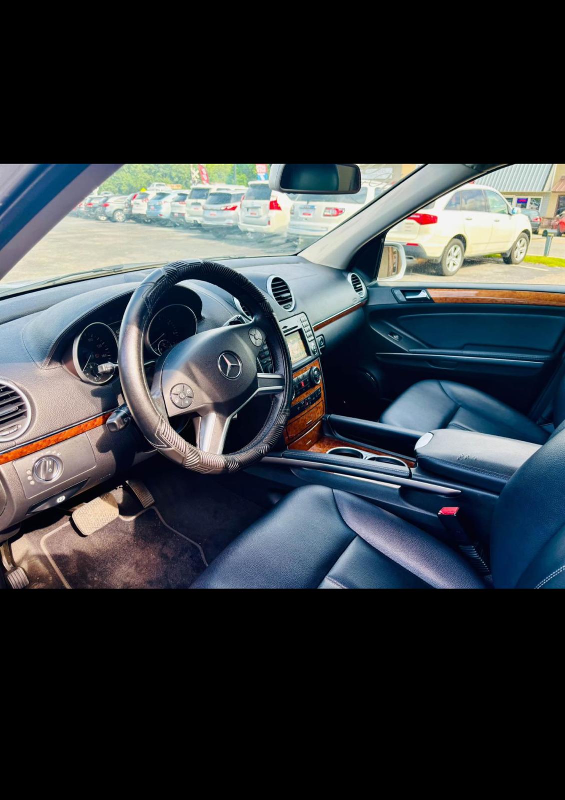 2009 MERCEDES-BENZ GL-CLASS with only 146,xxx miles!