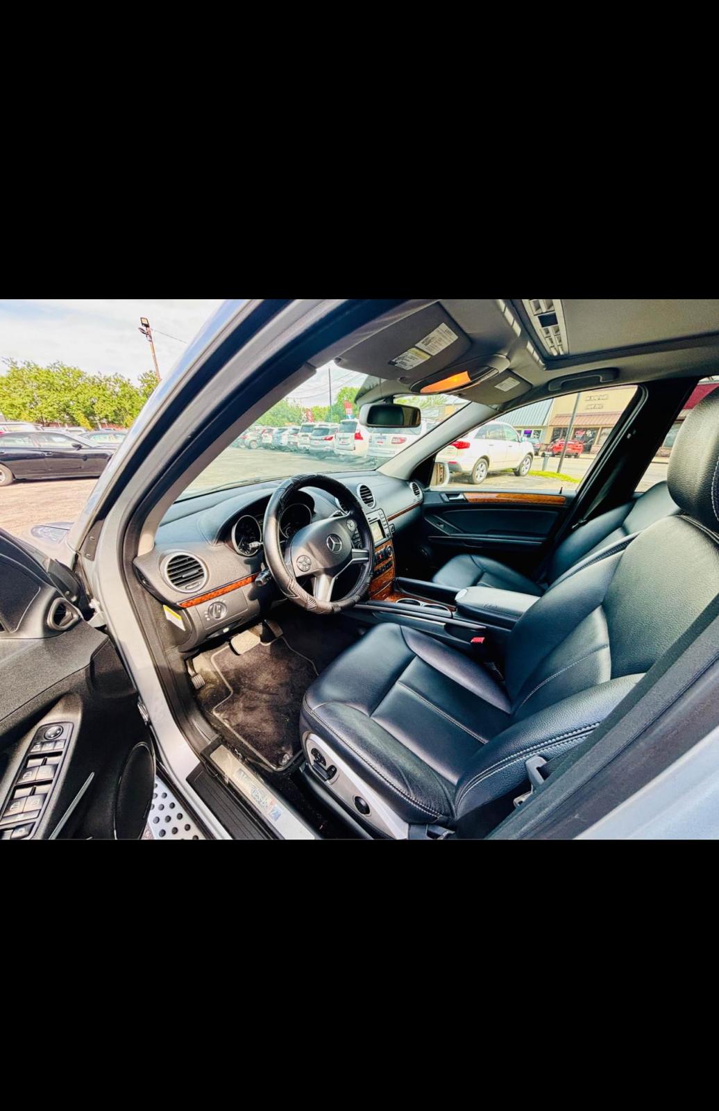 2009 MERCEDES-BENZ GL-CLASS with only 146,xxx miles!