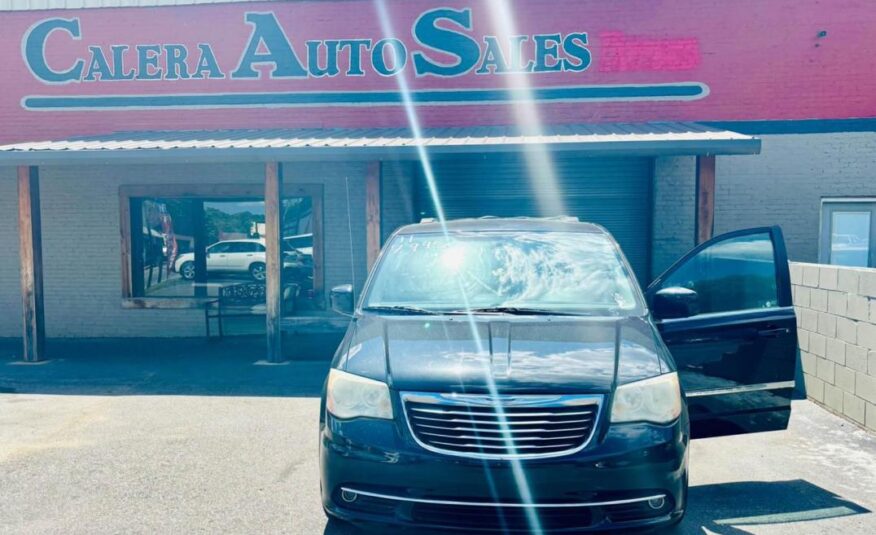2011 CHRYSLER TOWN AND COUNTRY TOURING with only 128,xxx miles!