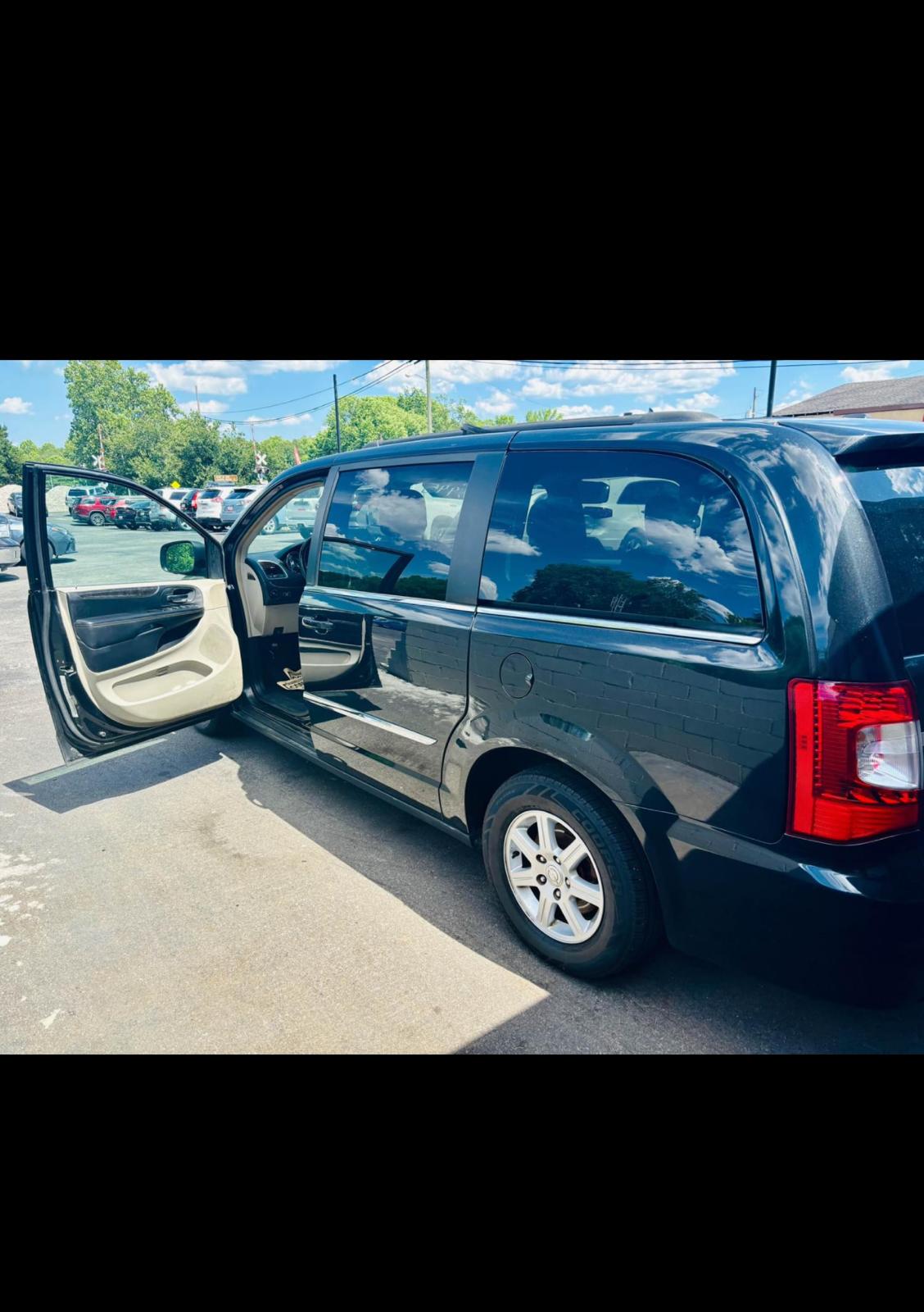 2011 CHRYSLER TOWN AND COUNTRY TOURING with only 128,xxx miles!
