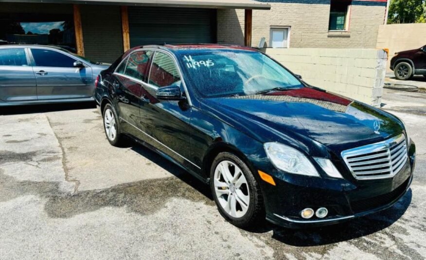 2011 MERCEDES-BENZ E-CLASS E 350 LUXURY with only 89,xxx miles!