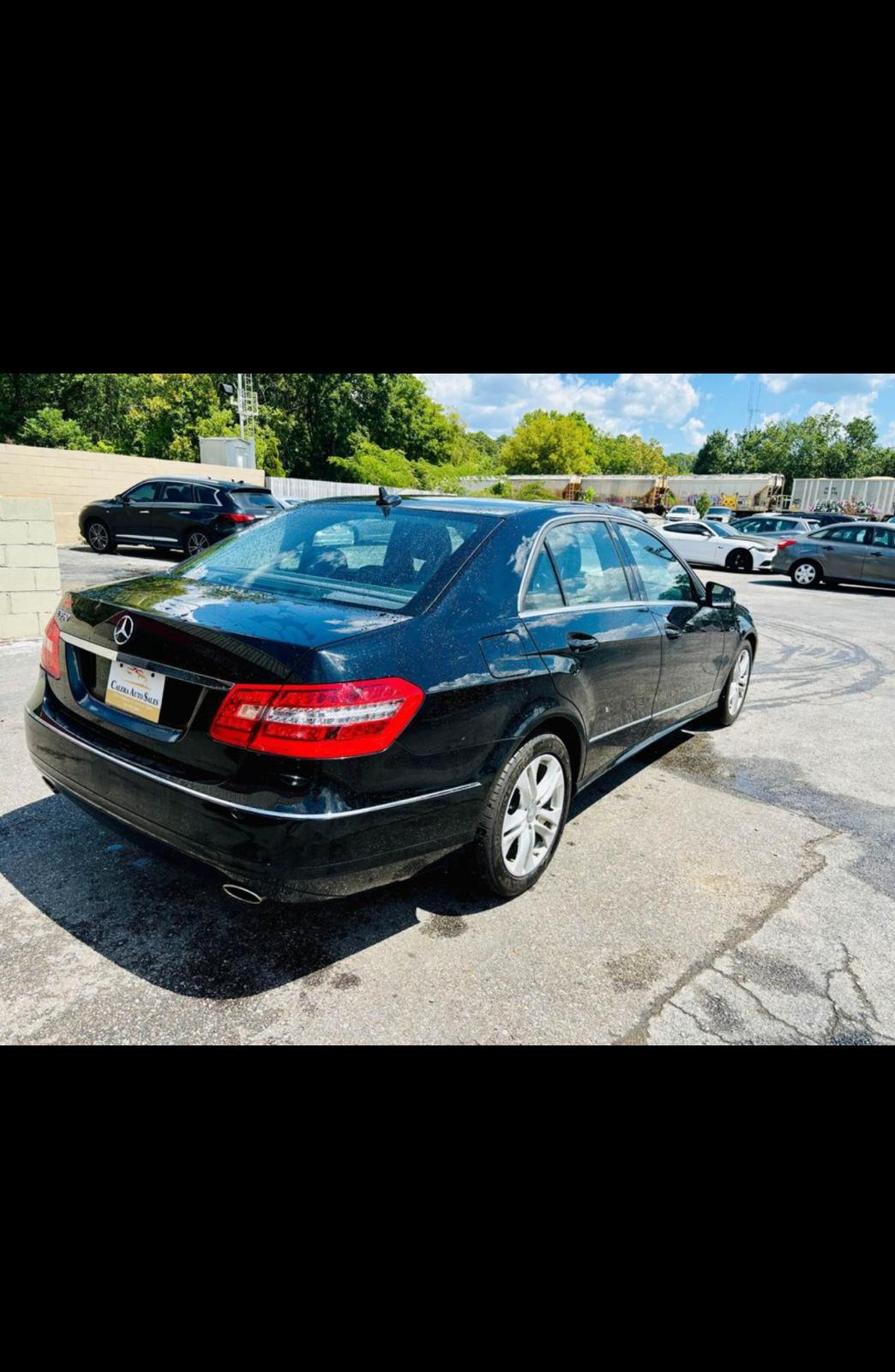 2011 MERCEDES-BENZ E-CLASS E 350 LUXURY with only 89,xxx miles!