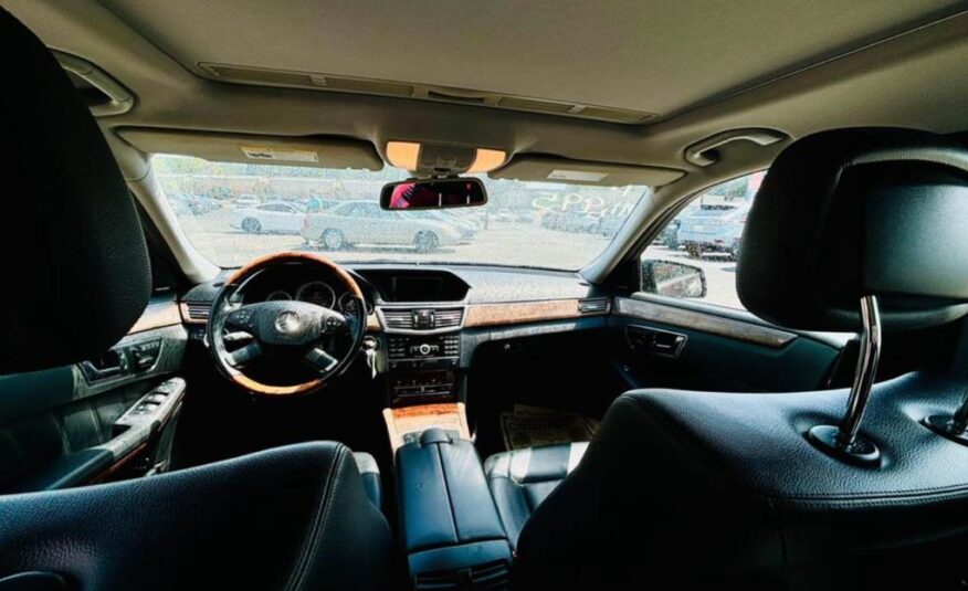 2011 MERCEDES-BENZ E-CLASS E 350 LUXURY with only 89,xxx miles!