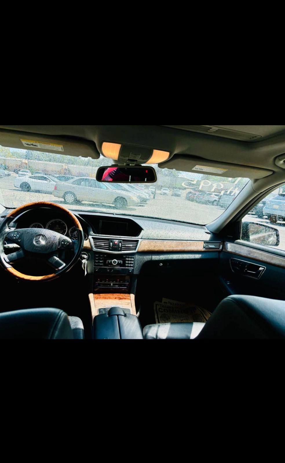 2011 MERCEDES-BENZ E-CLASS E 350 LUXURY with only 89,xxx miles!