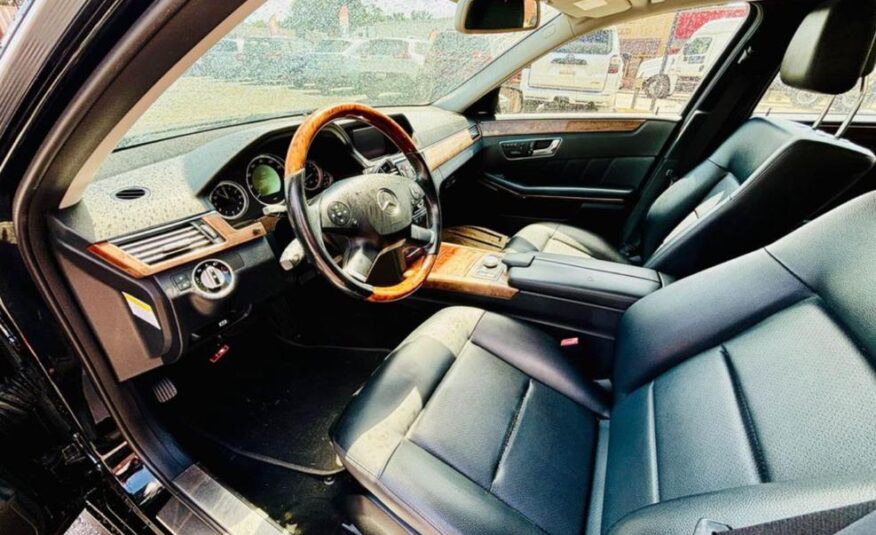 2011 MERCEDES-BENZ E-CLASS E 350 LUXURY with only 89,xxx miles!