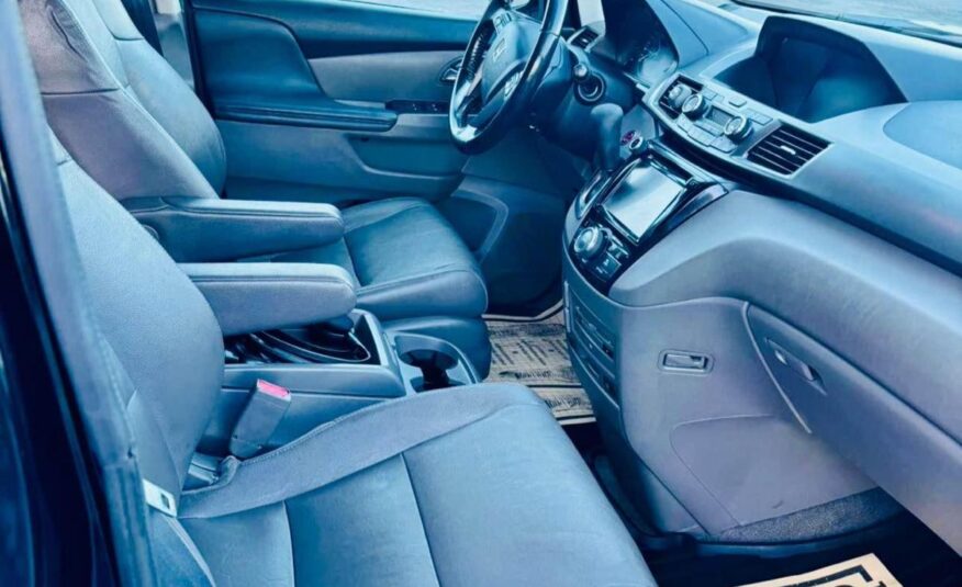 2016 HONDA ODYSSEY EX-L  with only 182,xxx miles!