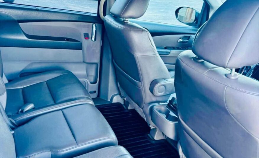 2016 HONDA ODYSSEY EX-L  with only 182,xxx miles!