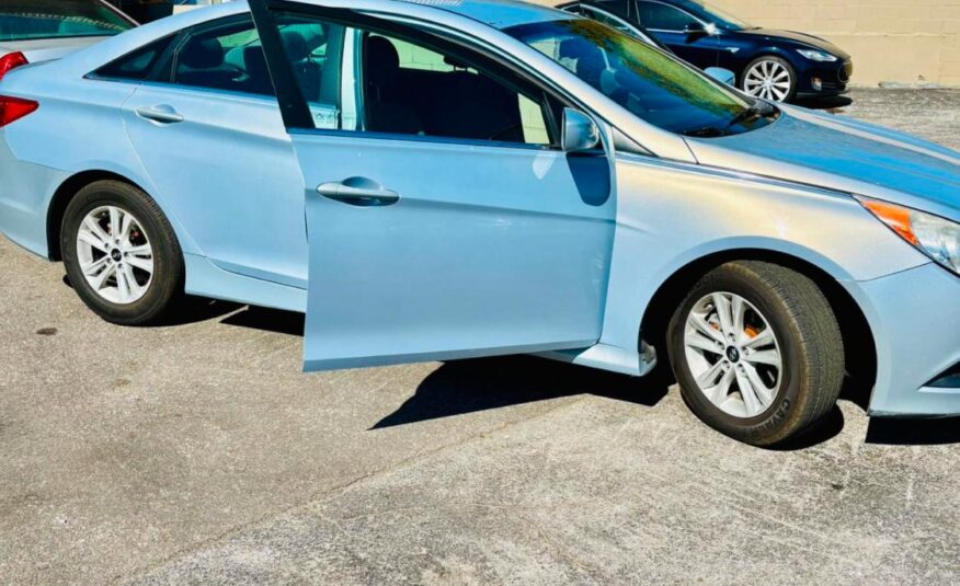 2014 HYUNDAI SONATA GLS with only 91,xxx miles!