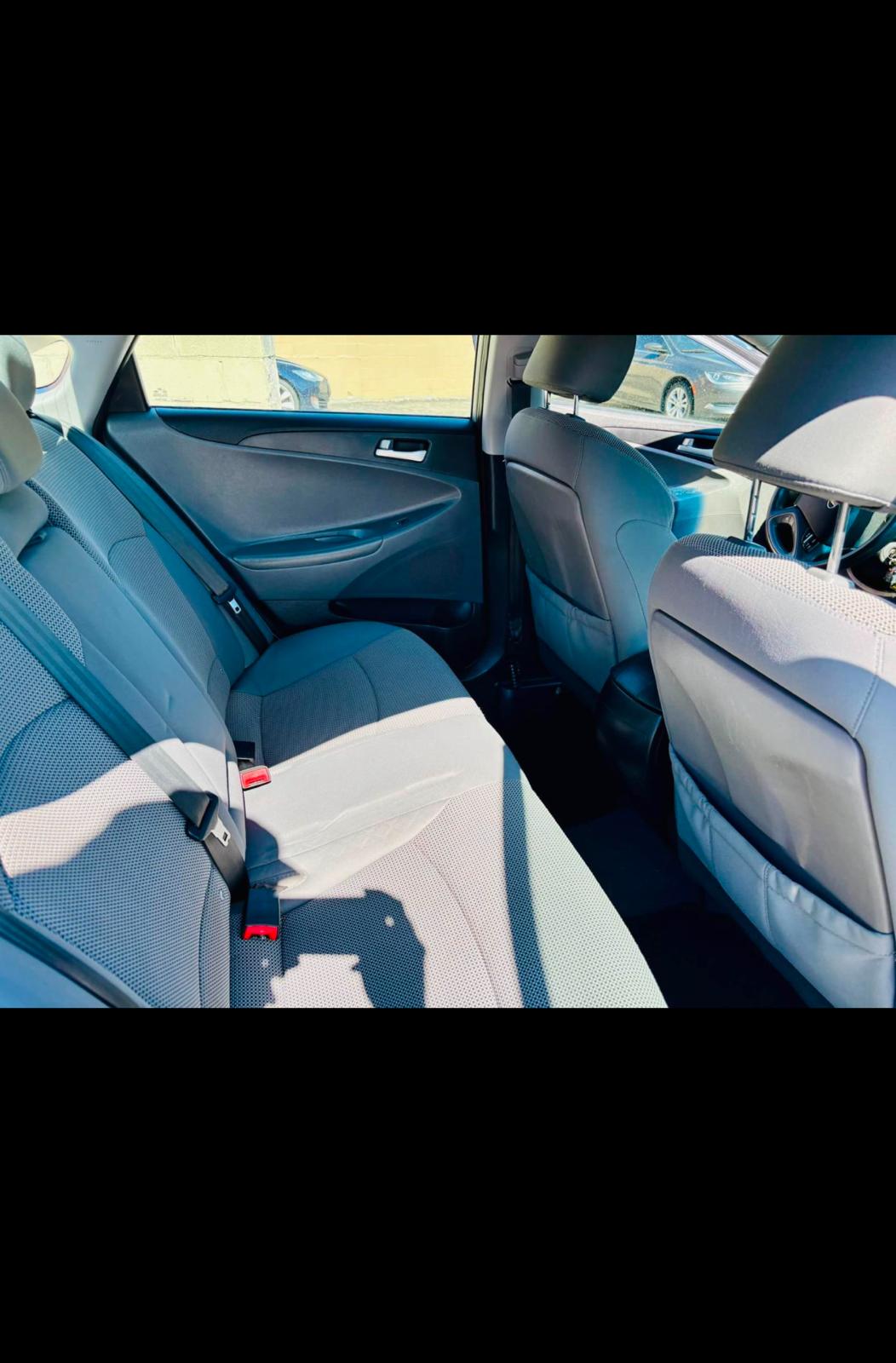 2014 HYUNDAI SONATA GLS with only 91,xxx miles!