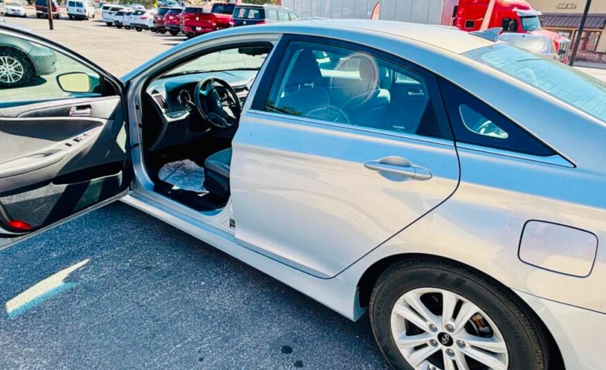 2014 HYUNDAI SONATA GLS with only 91,xxx miles!