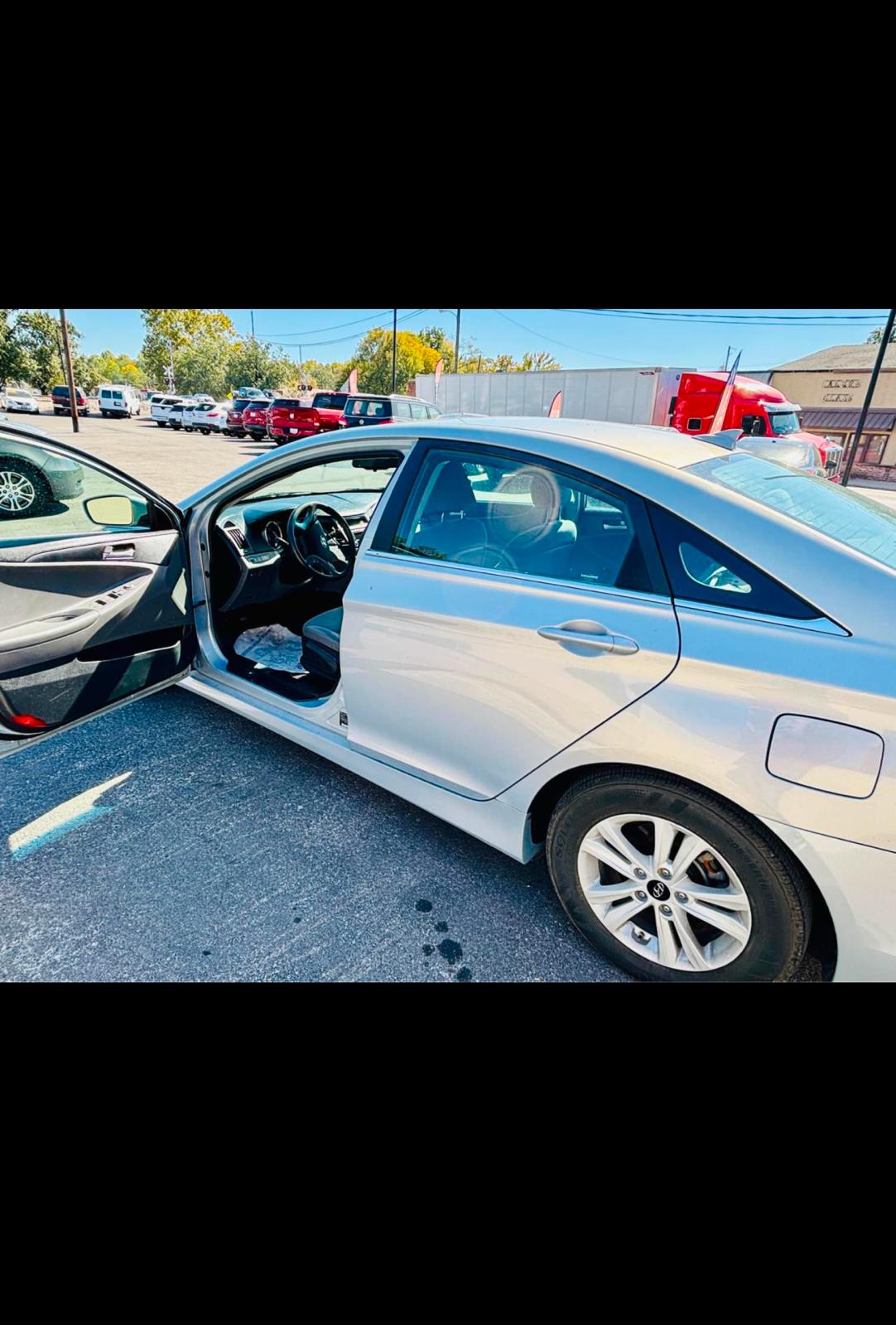 2014 HYUNDAI SONATA GLS with only 91,xxx miles!