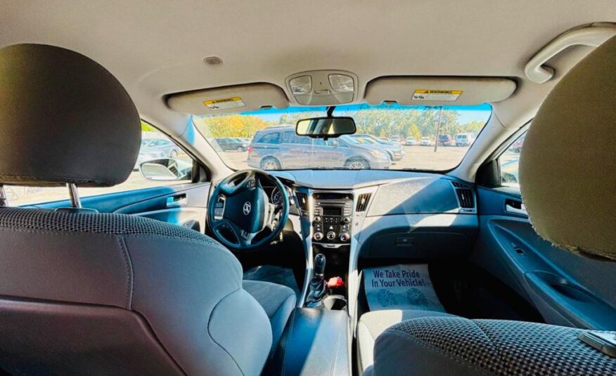 2014 HYUNDAI SONATA GLS with only 91,xxx miles!