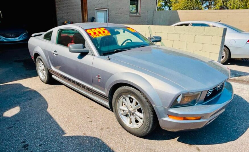 2006 FORD MUSTANG V6 STANDARD with only 67,xxx miles!