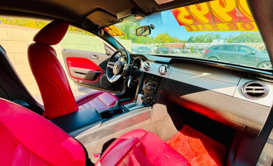2006 FORD MUSTANG V6 STANDARD with only 67,xxx miles!