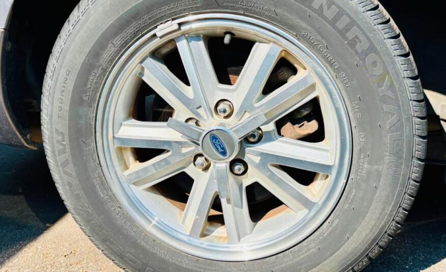 2006 FORD MUSTANG V6 STANDARD with only 67,xxx miles!