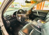 2008 TOYOTA HIGHLANDER SPORT with only 250,xxx miles!