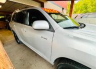 2008 TOYOTA HIGHLANDER SPORT with only 250,xxx miles!