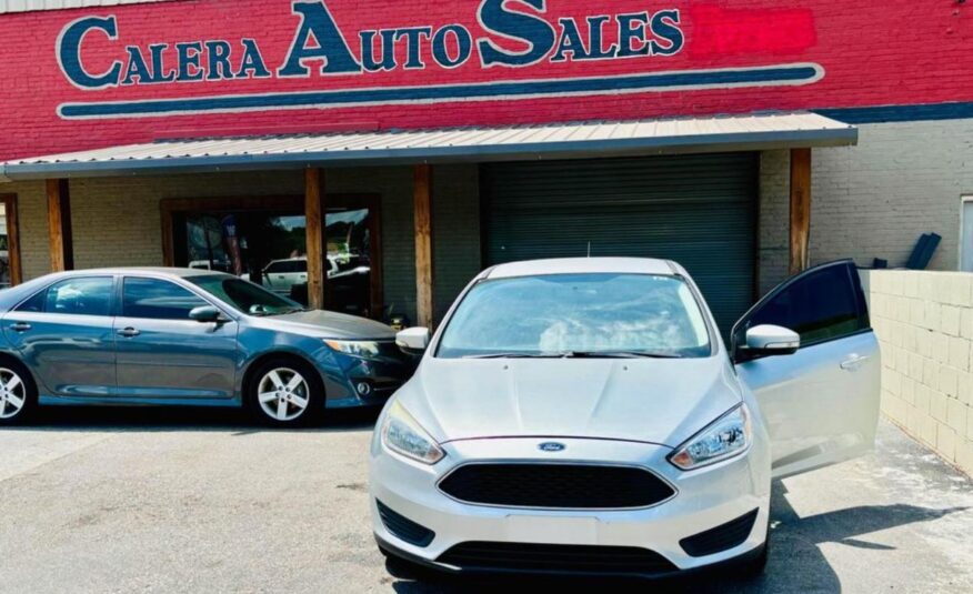 2017 FORD FOCUS SE with only 99,xxx miles!