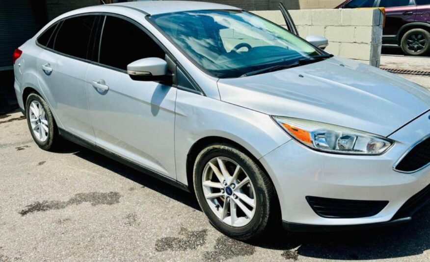 2017 FORD FOCUS SE with only 99,xxx miles!