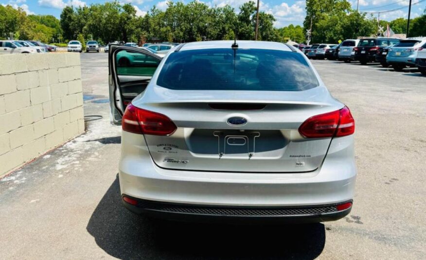 2017 FORD FOCUS SE with only 99,xxx miles!