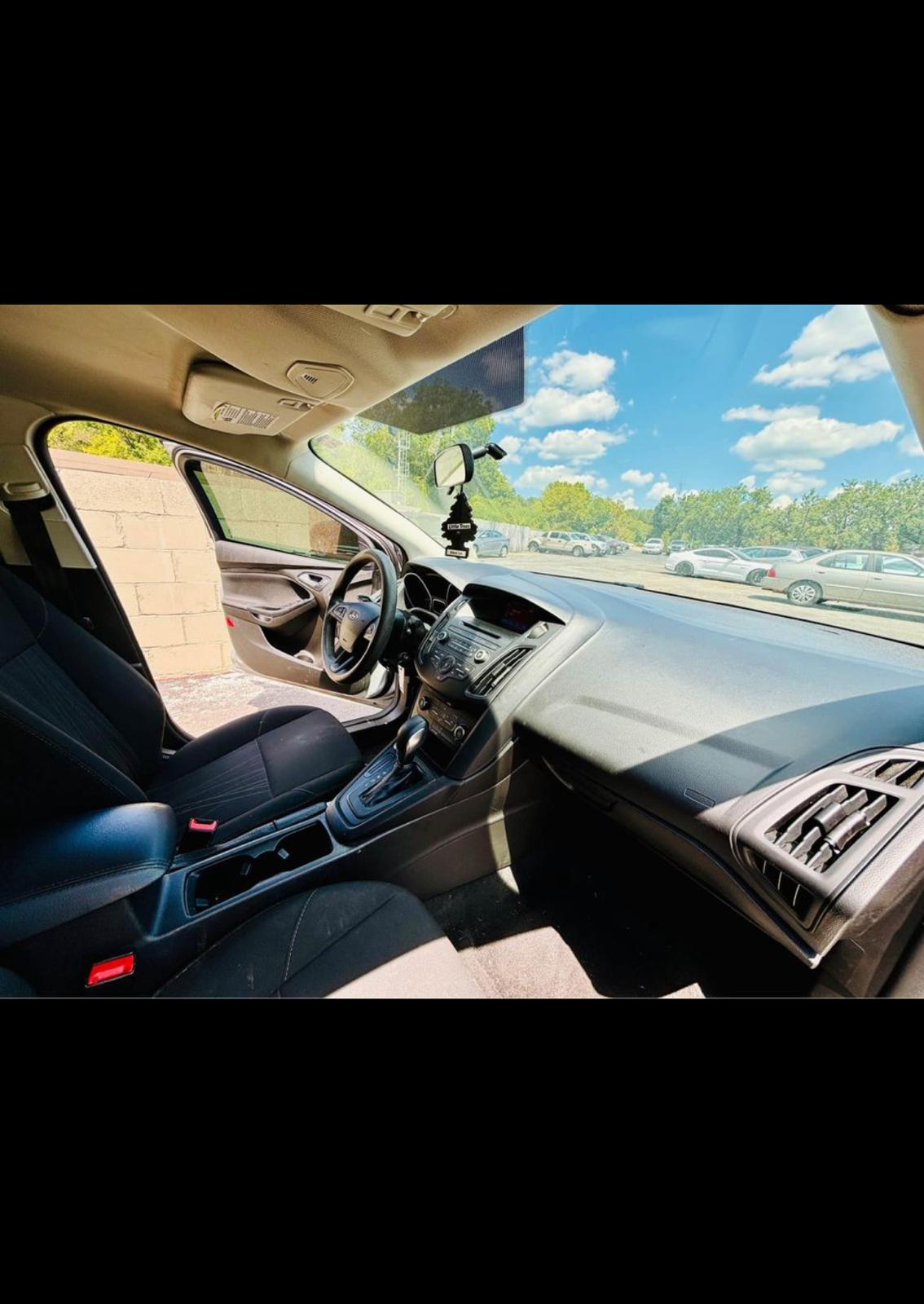 2017 FORD FOCUS SE with only 99,xxx miles!